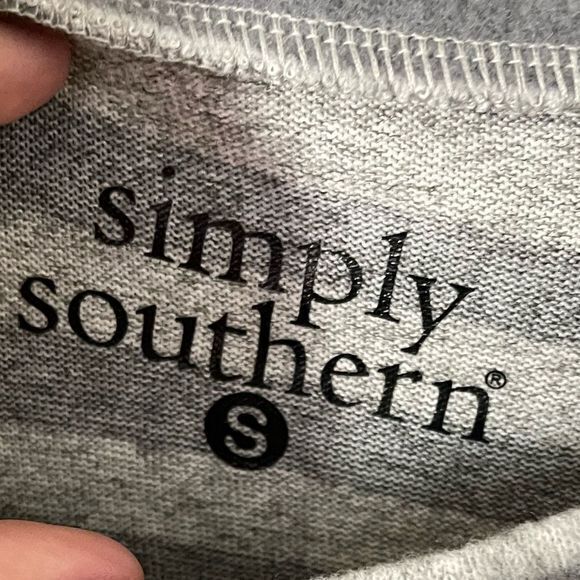 NWT Simply Southern Striped Polyester‎ Shirt Gray Size Small - Picture 3 of 4